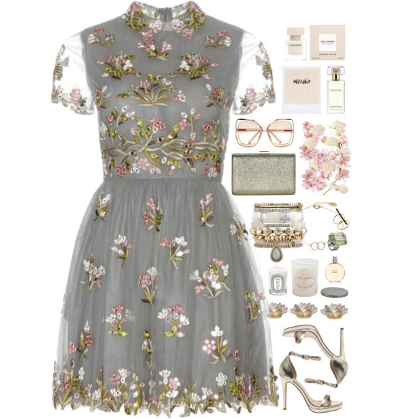 #Valentino #minidress #flowers #jewelry #sunglasses #heels #pastel #pastels #dress #gold