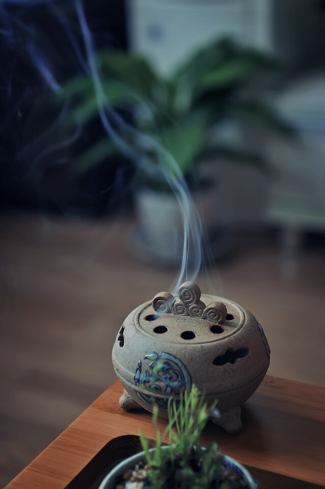 茶道，贵在随心。茶不必精， 量人之有； 水不必贵，以法为上；器不必妙，宜茶为佳，室不必华，有心则境。用心喝茶，每个人都能品味到茶之真味。