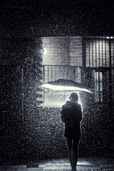 芭比在雨中由圣地亚哥爱泼斯坦...