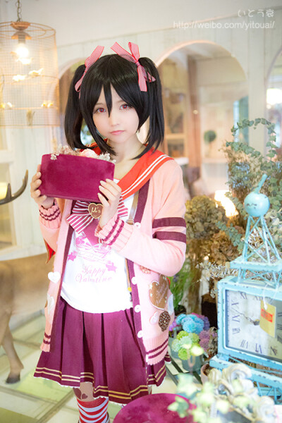 《Loveにこ》个人COS本宣 原作 Love Live! 角色 矢泽妮可 cn: いとう哀 staff摄影：莉莎 ben 棱镜茶 大师协力：红叶之祭礼 标签 lovelive! LL歌谣祭 #cosplay#