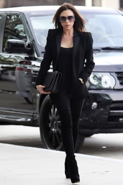 Style File：Victoria Beckham 經典帥黑造型特集