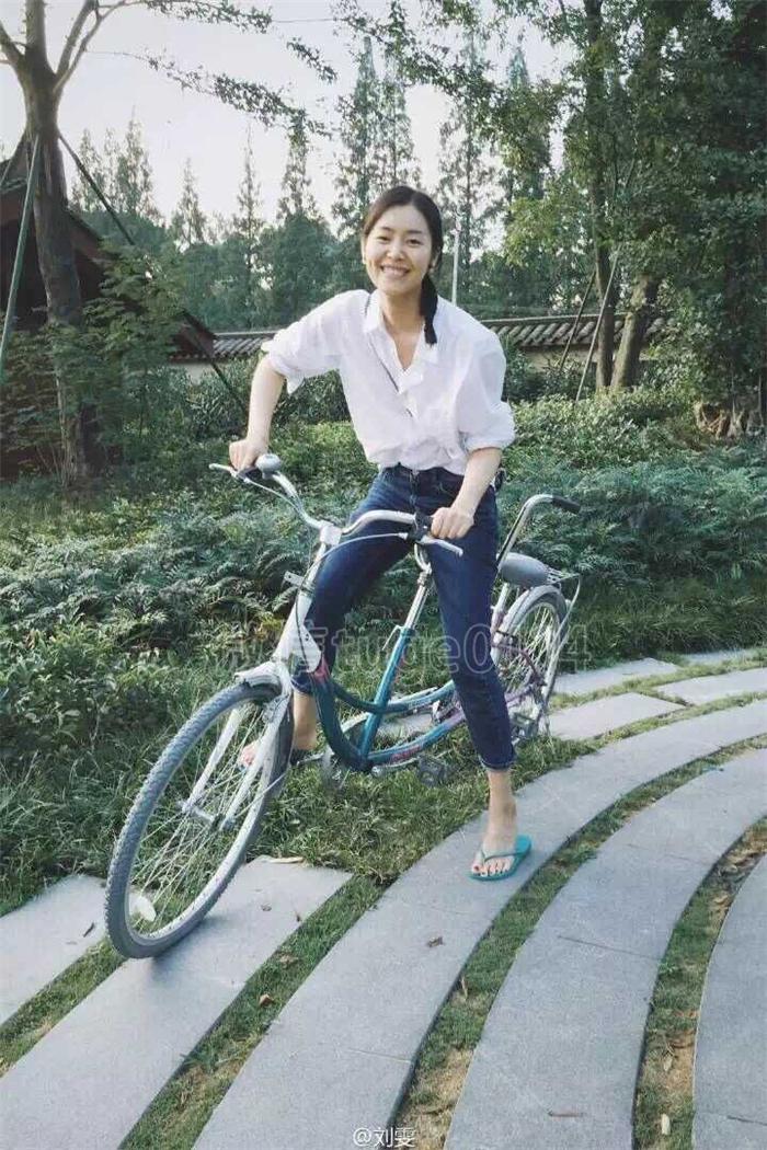 毫不费力时髦感mmm主线袖笼抽线堆叠设计廓形白衬衫小众