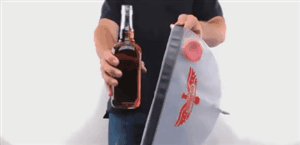 任何餐厅或者KTV谢绝自带酒水的条款对哥来说，都是浮云！哈哈