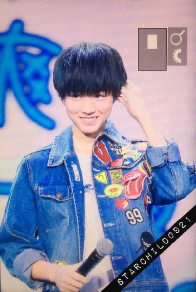 @TFBOYS-王俊凯 不要弄耳机