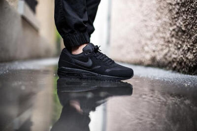 Nike Air Max 1 &quot;Triple Black&quot; 黑武士 537383025