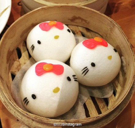 Hello Kitty 莲蓉包，这么可爱你舍得吃么