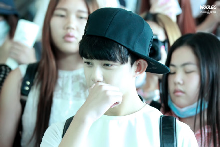 #吴磊#「这位少侠 确实生得一副晃得人眼珠子疼的好相貌」