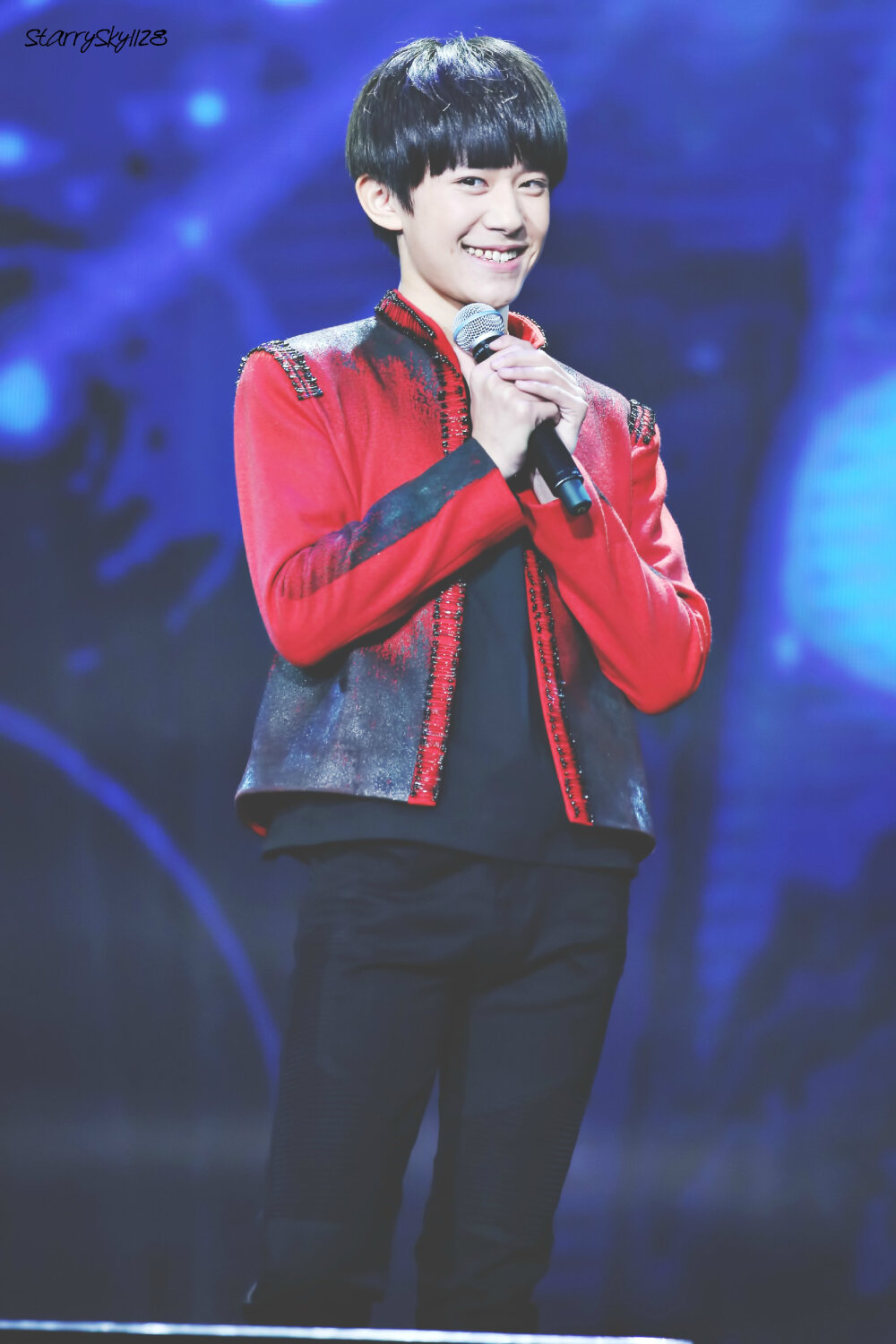 WEIBO@StarrySky1128 易烊千玺 150815