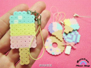 来一组夏日甜品冰激凌~六角星六边形板子不仅能出美美的雪花 还做得一手好冰激凌啊~#拼拼豆豆#