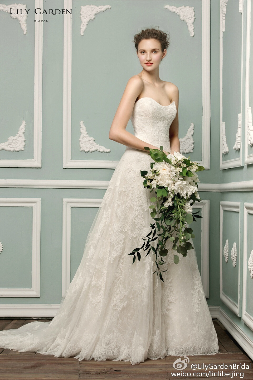 LilyGardenBridal #LGB Roslily# 全新清新系列Roslily，如同夏天的微风带给即将迈入新婚殿堂的少女青春自然的感觉，细腻有质感的蕾丝和淡淡婴儿粉，全手工花朵与珠片搭配，飘逸而梦幻~LGB致力于打造适合亚洲新娘的整体造型，拥有众多台湾与韩国设计师高定品牌，服务至上资深而专业的顾问团队，一定帮你实现少女的梦想~