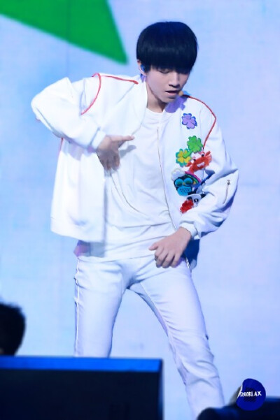 TFAlexander_团资源博 #TFBOYS齐当大梦想家# #TFBOYS王俊凯# 150815 两周年FM 高清2P O网页链接 @东北王俊凯 #王俊凯# 凯大哥我错喽再也不喊你儿子了你是我亲大哥@TFBOYS-王俊凯