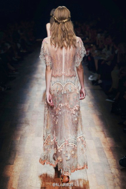 valentino的背影集还是那么美