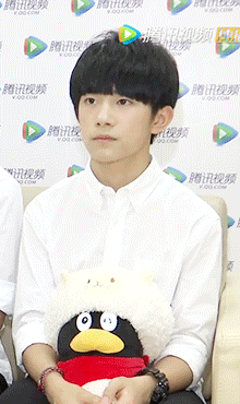 #易烊千玺# #易烊千玺献声小王子# 晕倒在梨涡里。