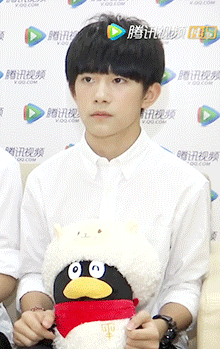 #易烊千玺# #易烊千玺献声小王子# 晕倒在梨涡里。