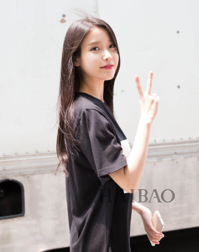 李知恩 (IU)