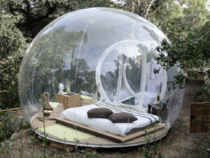 国外有一种“泡泡型帐篷”，可以360度欣赏美景，躺在这样的帐篷里仰望星空应该会很棒吧
