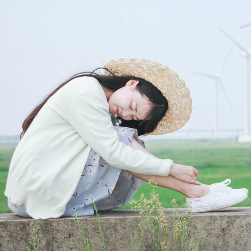 森春慢秋冬森女经典简约百搭圆领长袖米白色针织开衫毛衣外套女秋