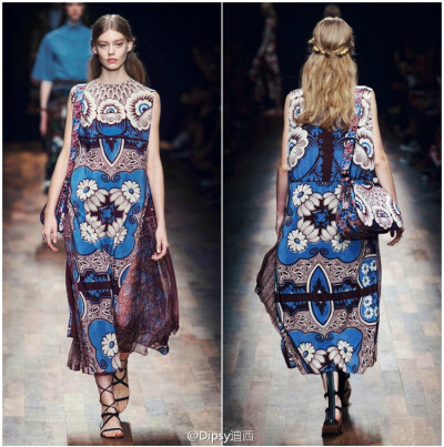 Valentino S/S 2015┃源起18世纪意大利的古典美学，迷人的古董级贵族印花丝巾图纹造衣裙，雪纺刺绣间美得浪漫绚烂....