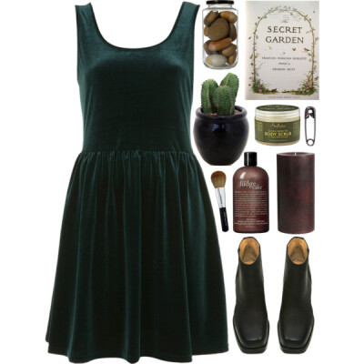 A fashion look from September 2015 featuring dark green velvet dress, black ankle booties and synthetic makeup brushes. Browse and shop related looks.