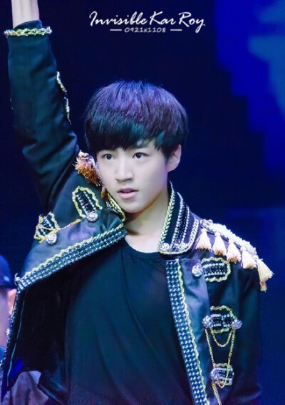 #王俊凯# 十六岁第一天的王俊凯 生日快乐@TFBOYS-王俊凯