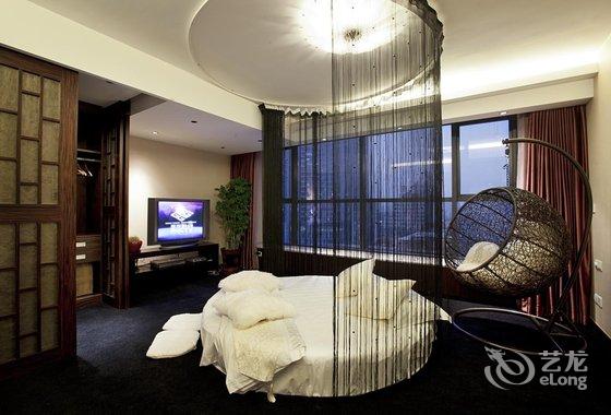 北京诗语圆床主题服务公寓(世贸天阶店)