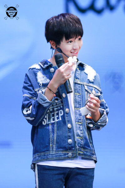 春天的嫩芽 夏天的绿荫 秋天的麦浪 抵不过可爱的你@TFBOYS-王俊凯