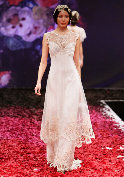 Claire Pettibone Brides Collection ——玫瑰花路上的嫁衣