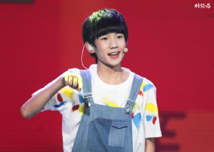 #TFBOYS川湘贺中秋# 你的笑比月饼还要甜，@TFBOYS-王源 中秋节快乐！