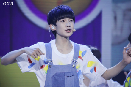 #TFBOYS川湘贺中秋# 你的笑比月饼还要甜，@TFBOYS-王源 中秋节快乐！