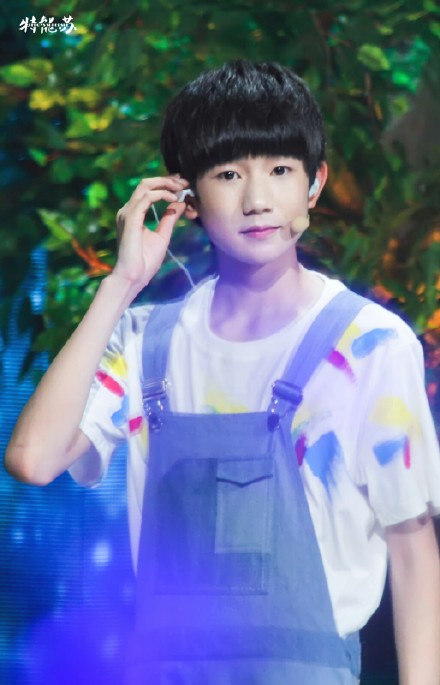 #TFBOYS川湘贺中秋# 你的笑比月饼还要甜，@TFBOYS-王源 中秋节快乐！