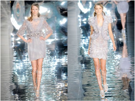 经典回顾：Elie Saab Haute Couture S/S 2010，主题为“Aquatic Garden”，波光涟漪的视觉效果描绘的是阳光照射于水生植物园中水珠与水面的莹莹反光