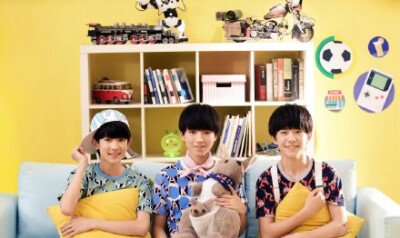 #TFBOYS# [ 官宣整理归档 ] 含《少年说》+《Love With You》+《剩下的盛夏》mv+《剩下的盛夏》+《大梦想家》+《宠爱》共21P（色差大请戳lof收全部图片）→O网页链接前段时间太忙了根本没时间，这次趁着国庆假期就干…