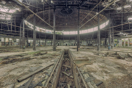 “失落之美” 很长一段时间内，摄影师 Christian Richter 都在专注于拍摄这些被人类遗弃的建筑（instagram：richterchristian）。【更多有关废土摄影的内容：O尖峰视界】