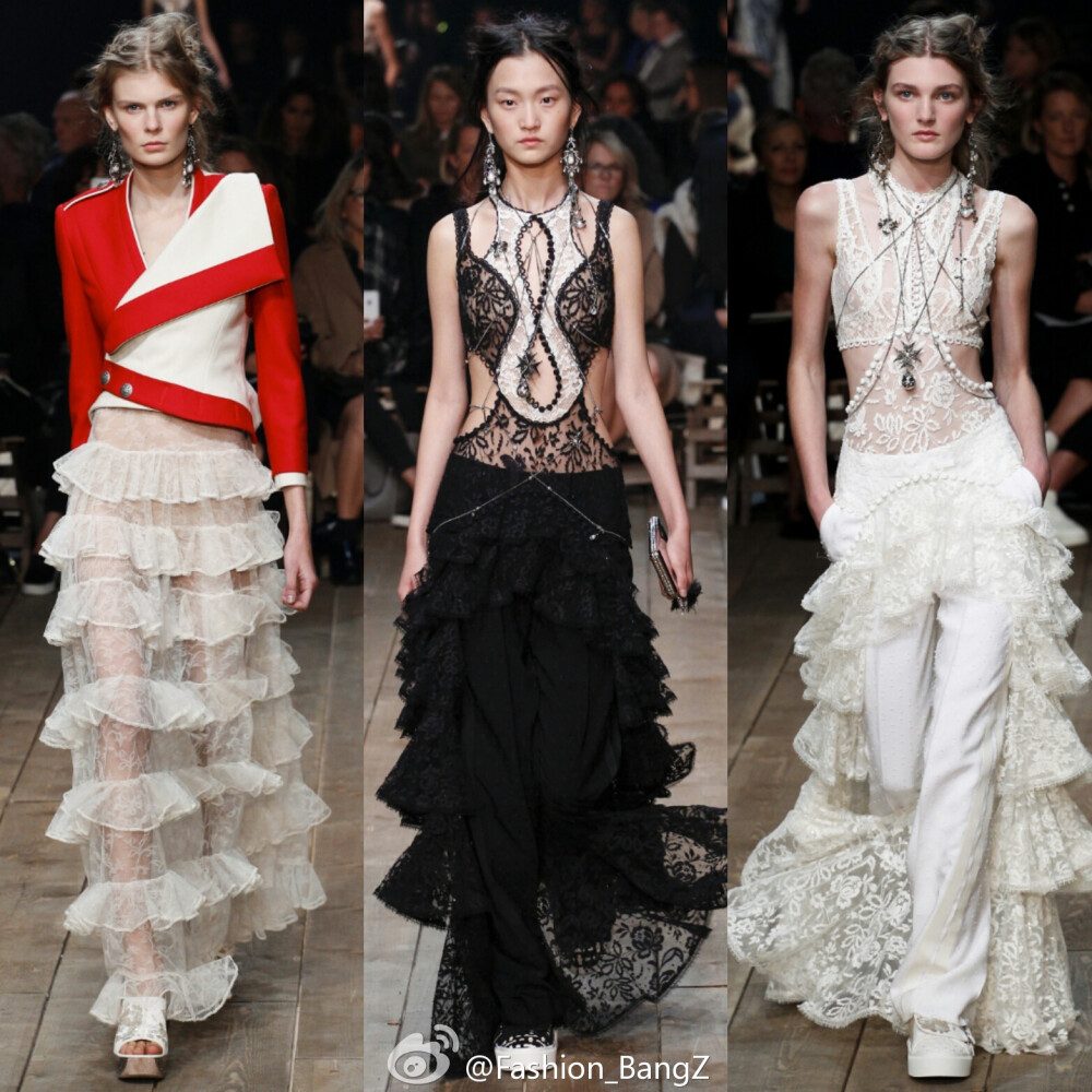 Alexander McQueen Spring 2016 | Paris | 在2016春夏系列，Sarah Burton为Alexander McQueen构筑了超级女英雄情节。