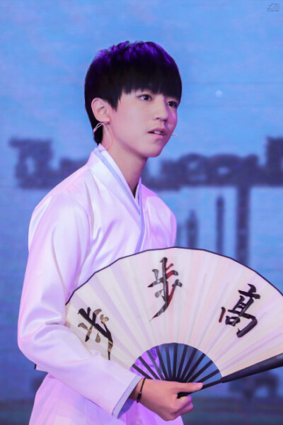 @TFBOYS-王俊凯 想与公子对酒当歌 诗词歌赋