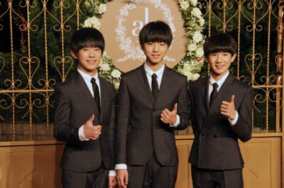 #王源# #王俊凯# #易烊千玺# #TFBOYS# 【2015.10.07.ah婚礼】@浅笑宛如薄樱 笑姐~你家TFBOYS~快来谢谢我