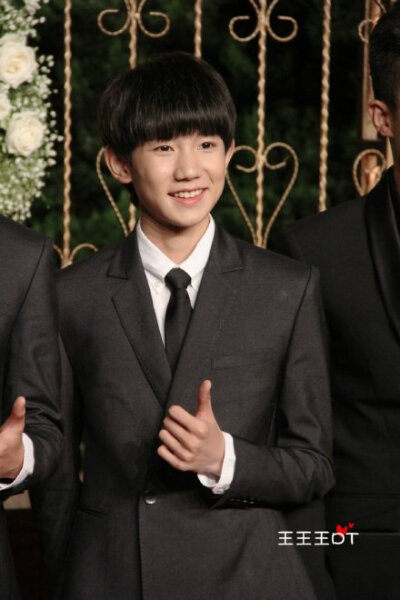 #王源# #王俊凯# #易烊千玺# #TFBOYS# 【2015.10.07.ah婚礼】@浅笑宛如薄樱 笑姐~你家TFBOYS~快来谢谢我
