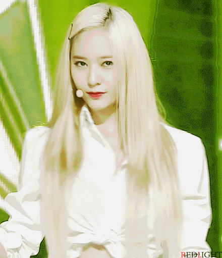 早安现在是Krystal的魅力发射时间~#郑秀晶##HappyKrystalDay##1024郑秀晶生日快乐#D-14