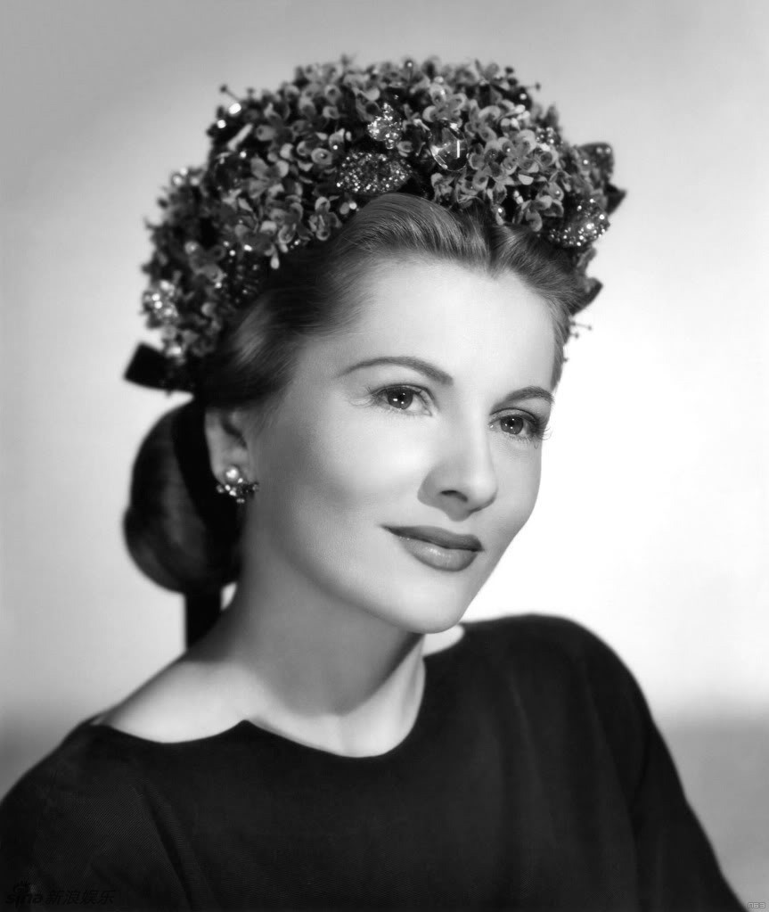 【琼·芳登 Joan Fontaine 】1917-10-22 至 2013-12-15 琼·芳登，美国著名演员。1940年凭《蝴蝶梦》首次获奥斯卡提名。1941年《深闺疑云》再次获奥斯卡提名，并最终如愿捧走了小金人。1943年《TheConstantNymph》一片再次获奥斯卡提名。