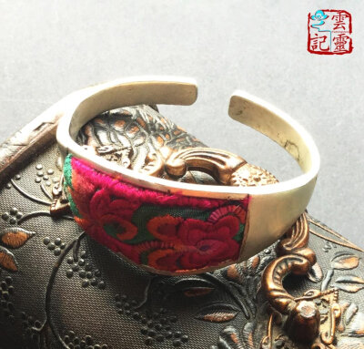 云灵记·姹紫嫣红老绣手镯 Colorful Bracelet 【出售】