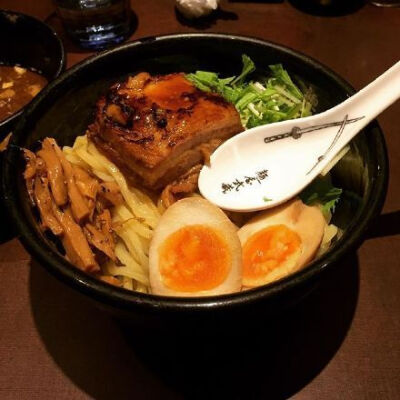 日本新宿的麺屋武蔵拉面