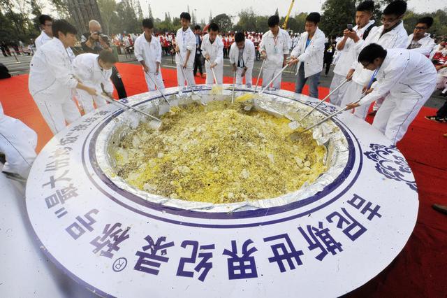扬州“破纪录炒饭”成本14万 官方称未参与_秀客网