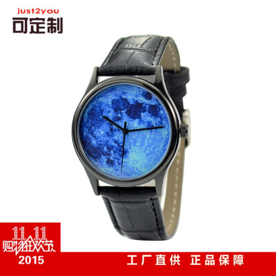 【香港设计师Lawrence Li】月球纹路Moon Watch 手工定制手表包邮 明亮的蓝色月球，搭配黑色真皮表带，稳重中不是单调。无时间刻度的概念手表更能展现自己的与众不同。