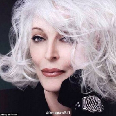 82歲的超模Carmen Dell' Orefice，她的美讓時(shí)間也不得不放慢了步伐｜ins：carmendellorefice