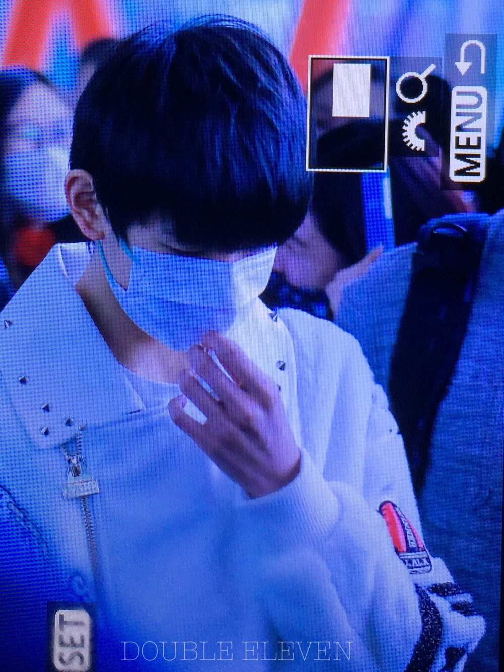 【王源 机场 预览】151109 pek #TFBOYS王源# cr：@DoubleEleven软糖