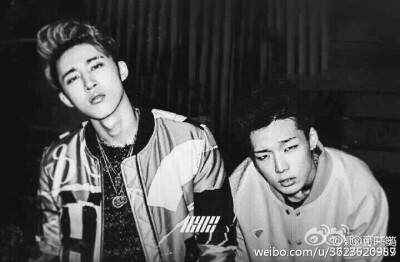 #iKON#成员#B.I##Bobby##金振焕##具俊会##宋允亨##金东赫##郑粲右#。专辑#WELCOMEBACK#半专歌曲1.#WELCOMEBACK#2.#RHYTHMTA#3.#MYTYPE#4.#TODAY#5.#AIRPLANE#6.#M.U.P.#。#20151116#新主打曲#APOLOGY#另一首副主打#A…