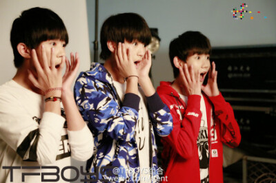 【预告】今晚七点，金鹰卡通《疯狂的麦咭》第三季，来看长高长壮的TFBOYS再次闯关石头城吧！节目开播前，大家先通过我们本周的《TFBOYS观察日记》来看看麦咭录制背后的TFBOYS吧LTFBOYS观察日记02