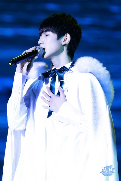 【王源 1108王源的森林小夜曲生日会】151108 生日会 ——O网页链接 王长苏 cr：@Memorable_Melody