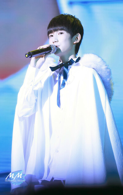 【王源 1108王源的森林小夜曲生日会】151108 生日会 ——O网页链接 王长苏 cr：@Memorable_Melody