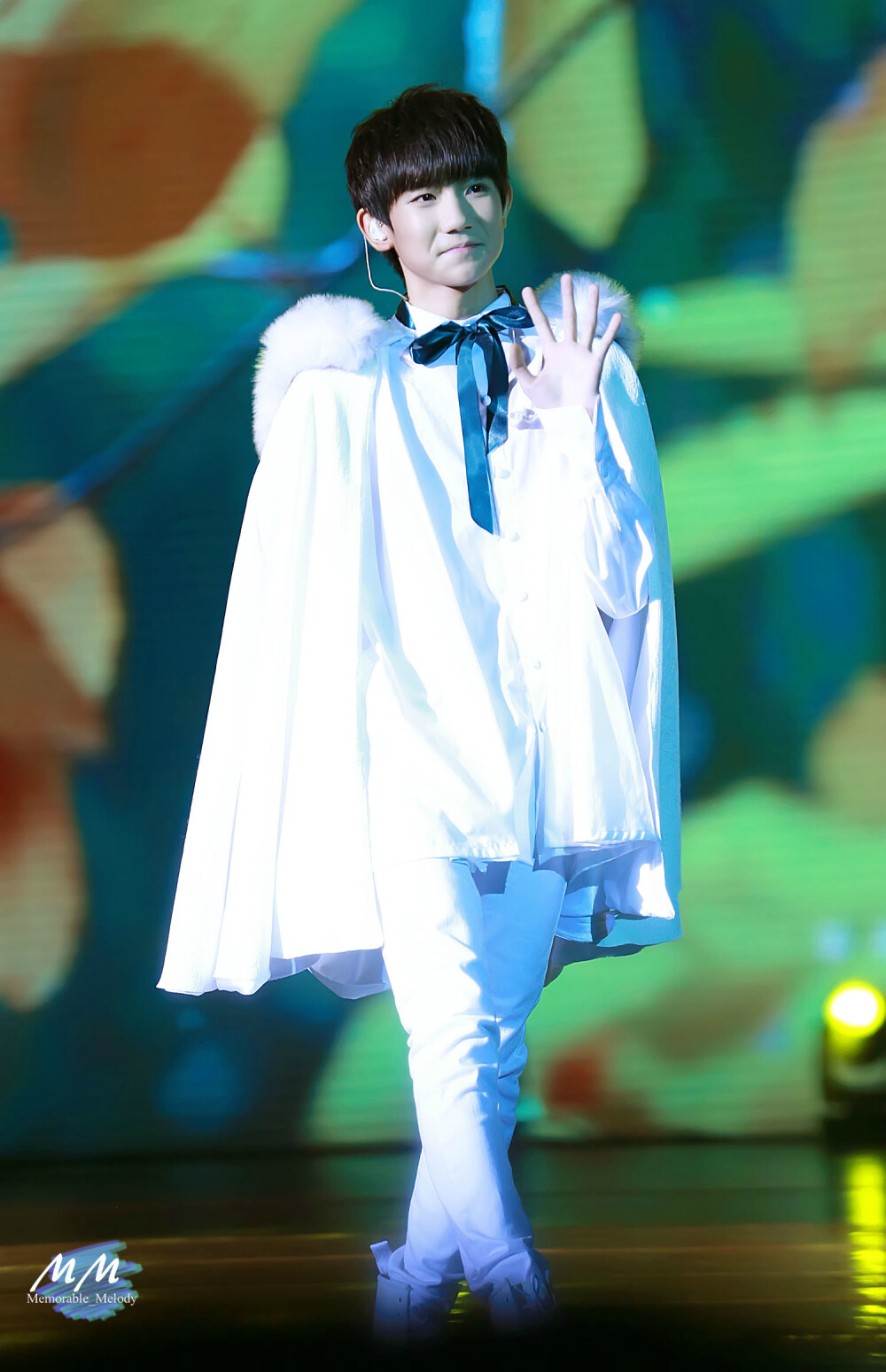 【王源 1108王源的森林小夜曲生日会】151108 生日会 ——O网页链接 王长苏 cr：@Memorable_Melody